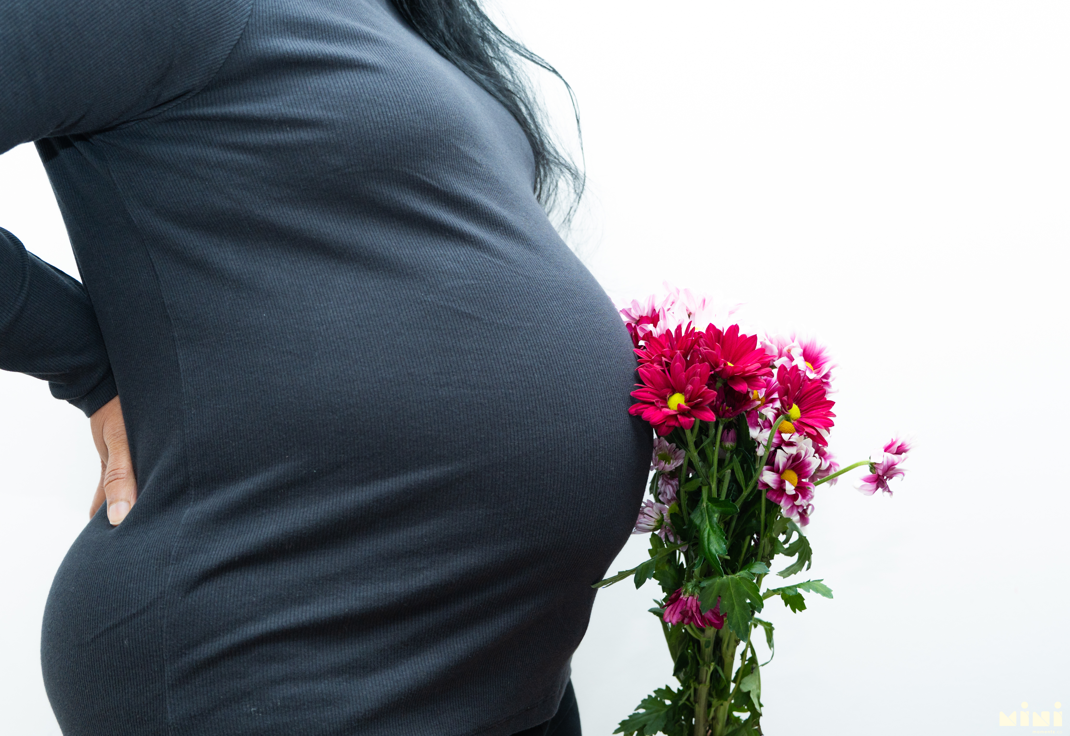 Maternity photography Leicester — natural light home session, Mini Momentz